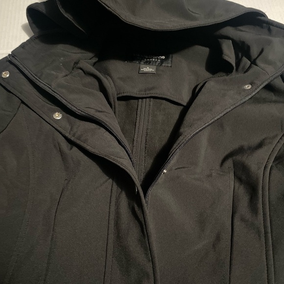 Liz Claiborne Black Trench Coat with Stand-Up Collar and Adjustable Lacing - Picture 4 of 14